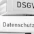 Aktenordner mit Datenschutz und DSGVO Schriftzug