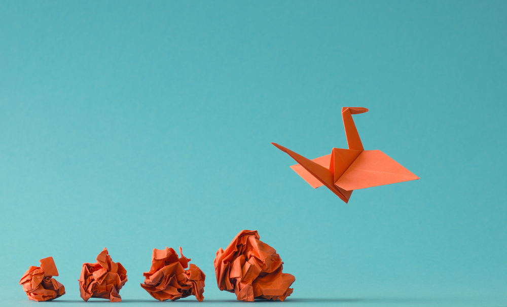 Origami Schwan der fliegt
